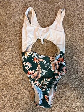 SHEIN Cream Top Floral One-Piece Swimsuit with Dark Green Tropical Print